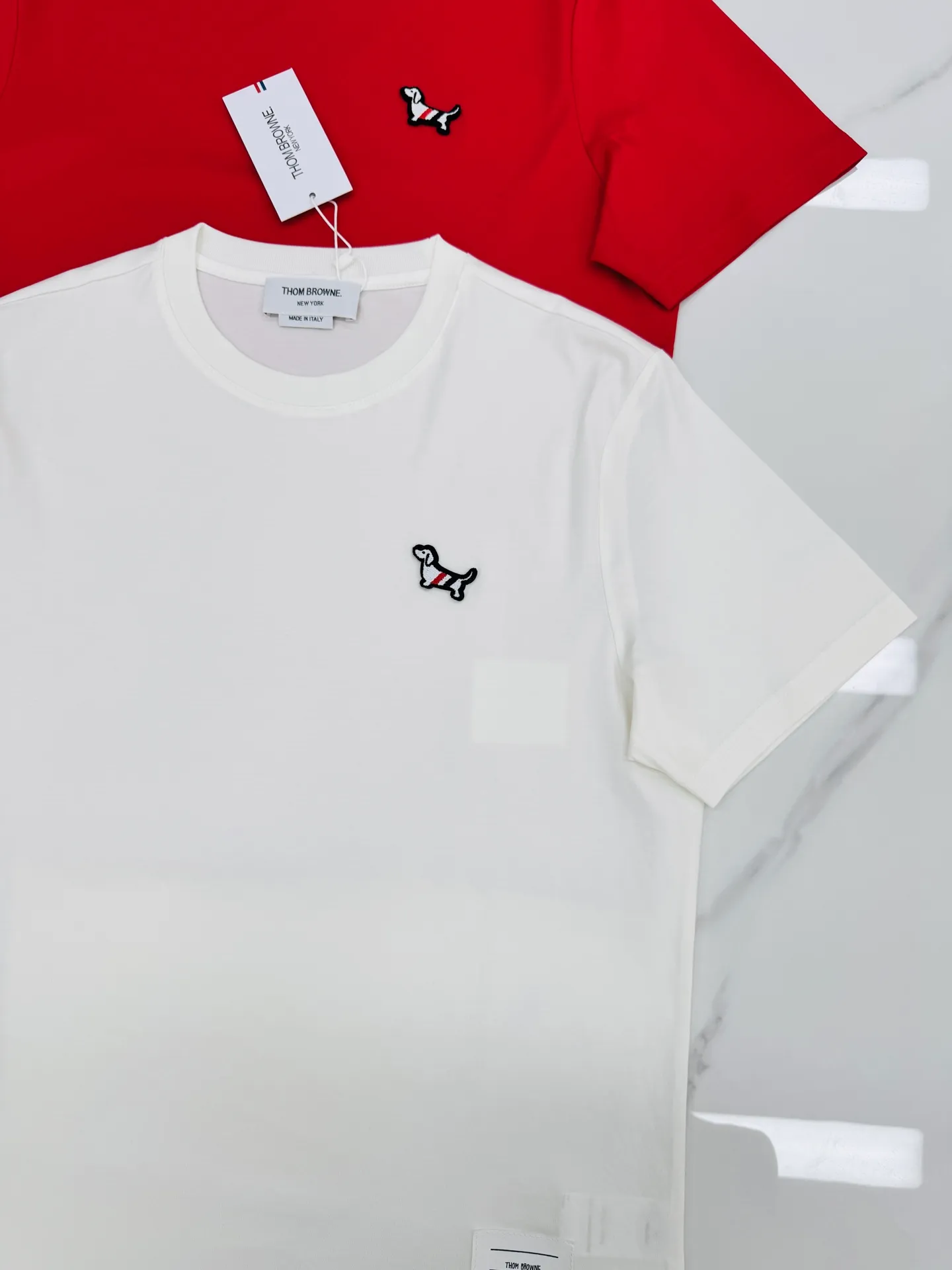 ⚜️ ～TB .26s New Arrival T . Same Style！ Classic TB . 3D 🪡 Quality . ， ～190g ！ ！ ：White.Black.Bright Red. .Sizes：M-3XL ❗️（S 4XL ）175/145 XL